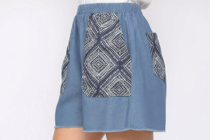 Denim And Print Pockets Elastic Waist Shorts With Raw Hem