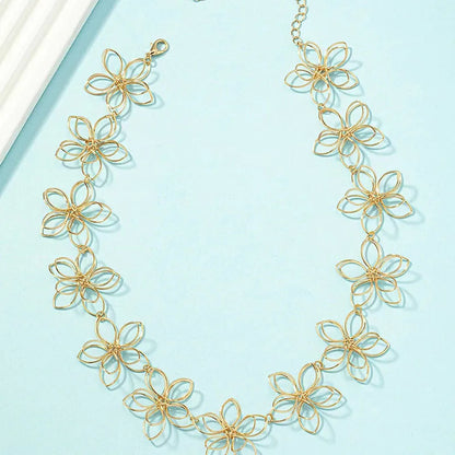 Hollow Flower Necklace for Women Gold Silver Plating Fashion Neck Jewelry Hot Sale Party Gift 2024 New Style